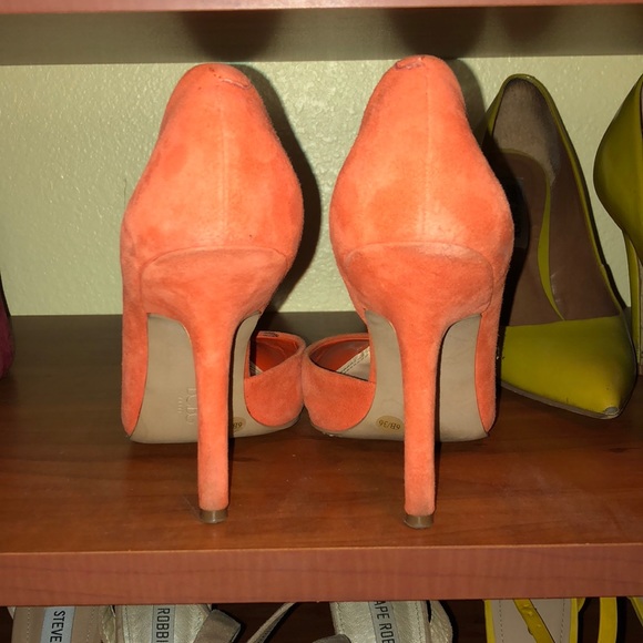BCBG PUMPS barely worn - Picture 4 of 8